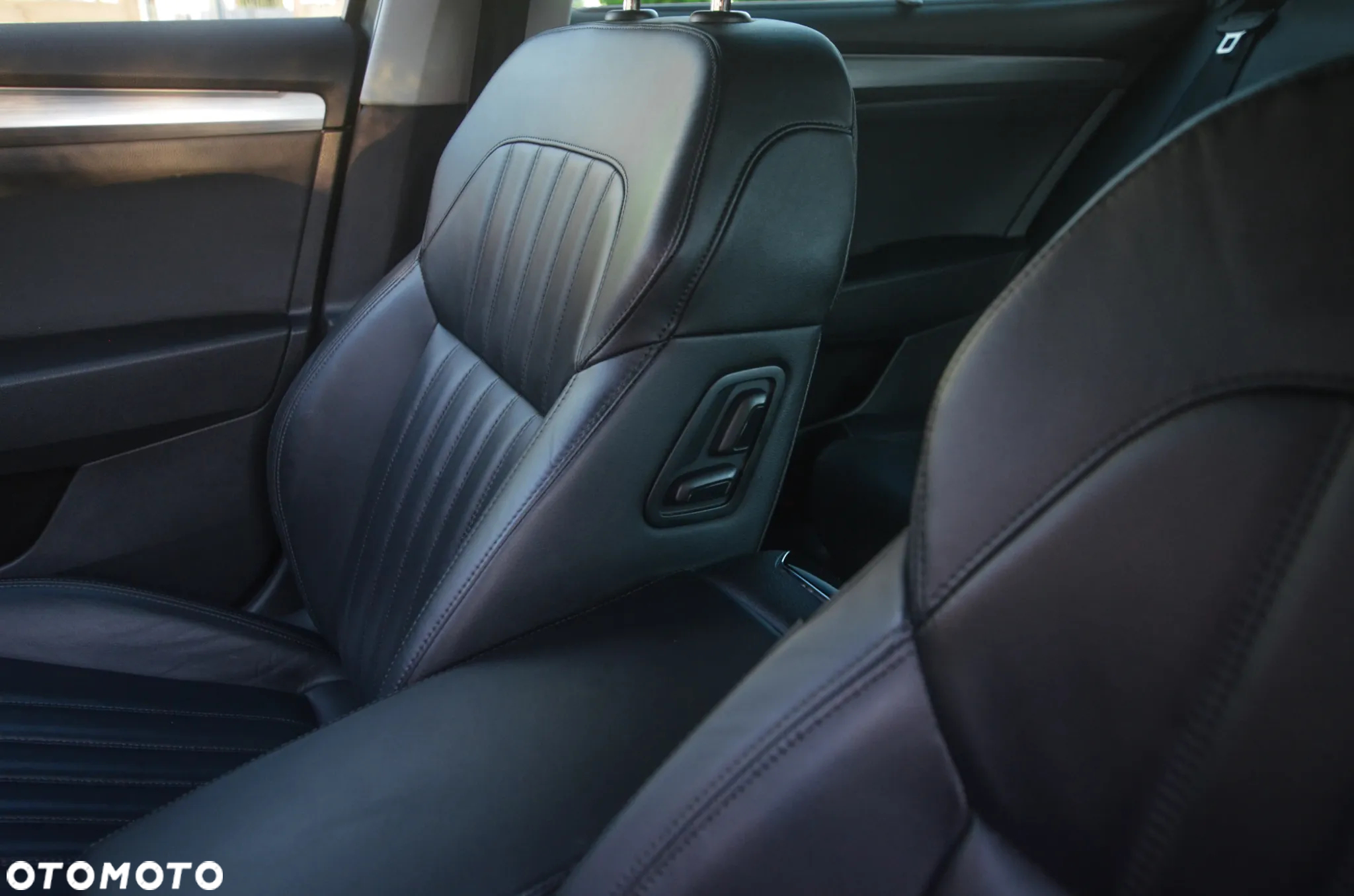 Skoda Superb 2.0 TDI SCR Style DSG - 6
