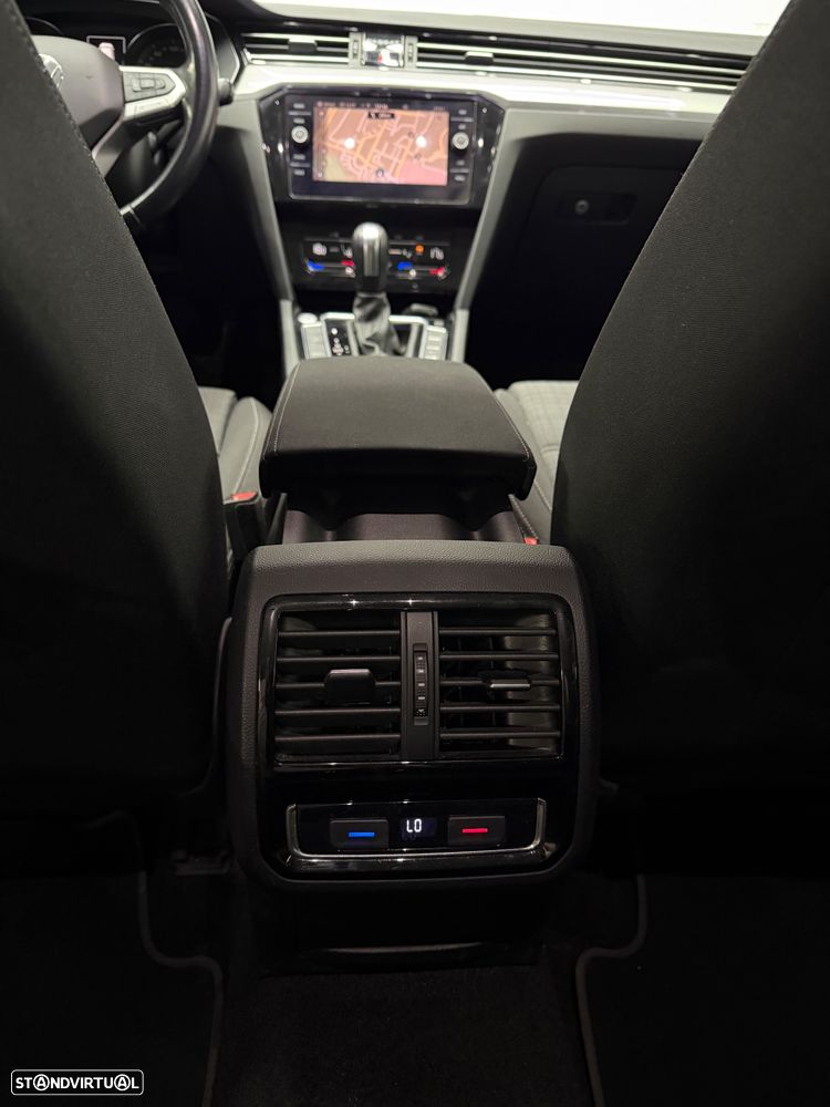 VW Passat Variant 2.0 TDi Elegance DSG - 11