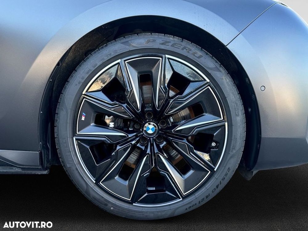 BMW M7 M760e xDrive AT PHEV - 11