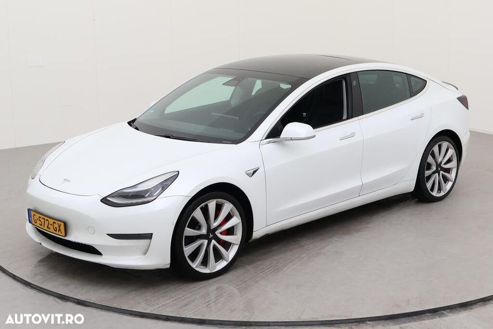 Dezmembrez Tesla Model 3 Performance - 1