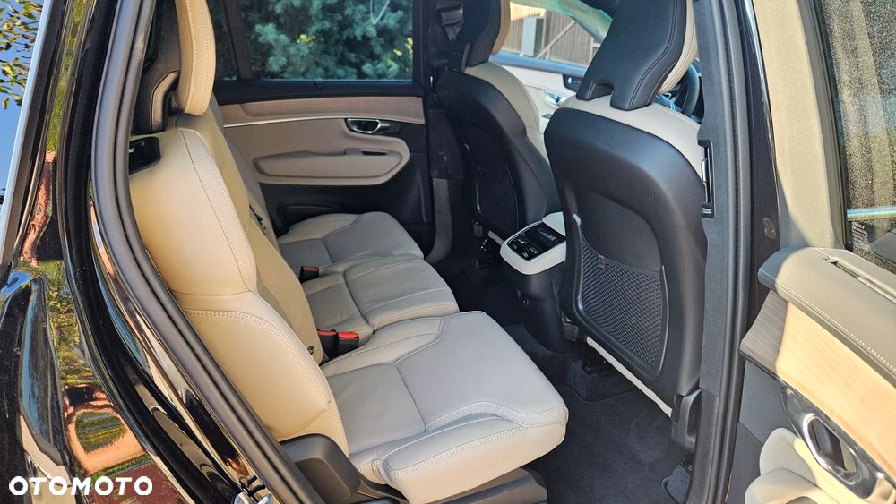 Volvo XC 90 - 32