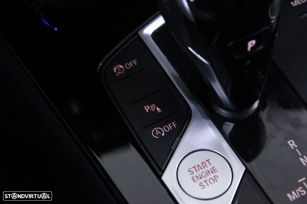 BMW 116 d Pack Desportivo M Auto - 31