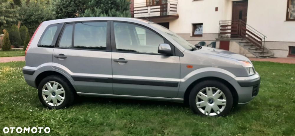 Ford Fusion - 5