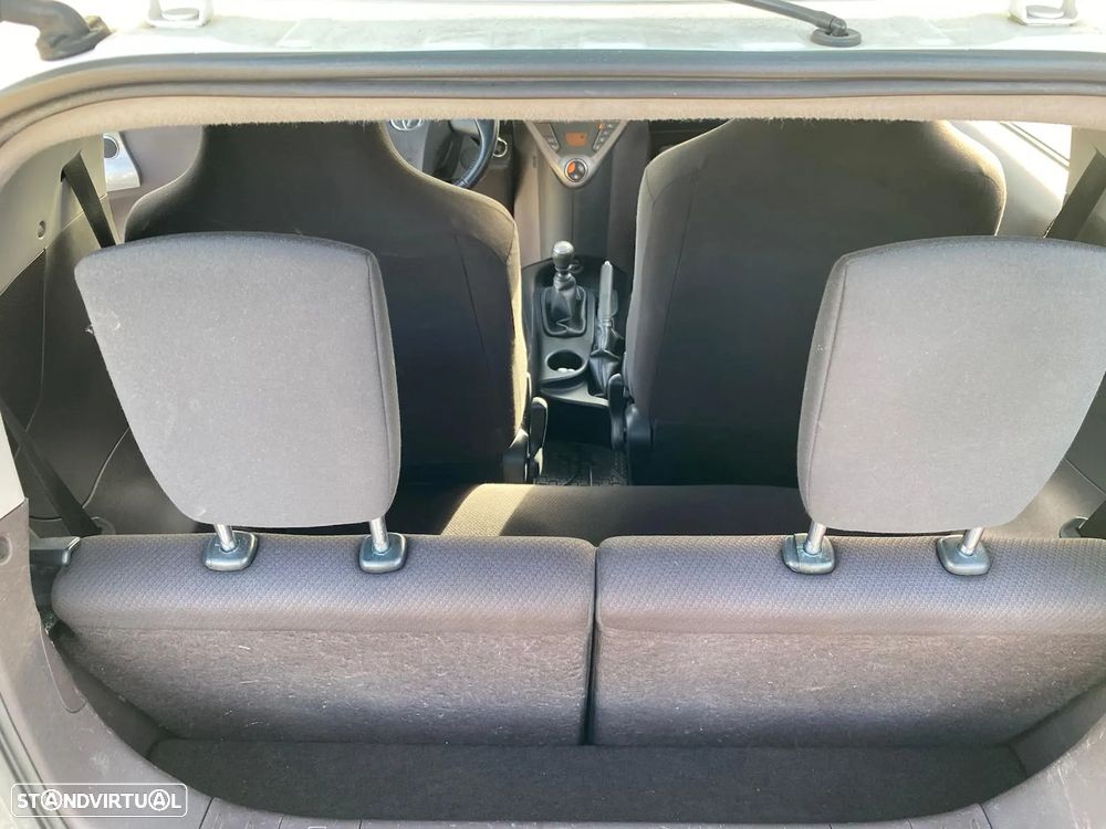 Toyota iQ 1.4 D-4D - 15