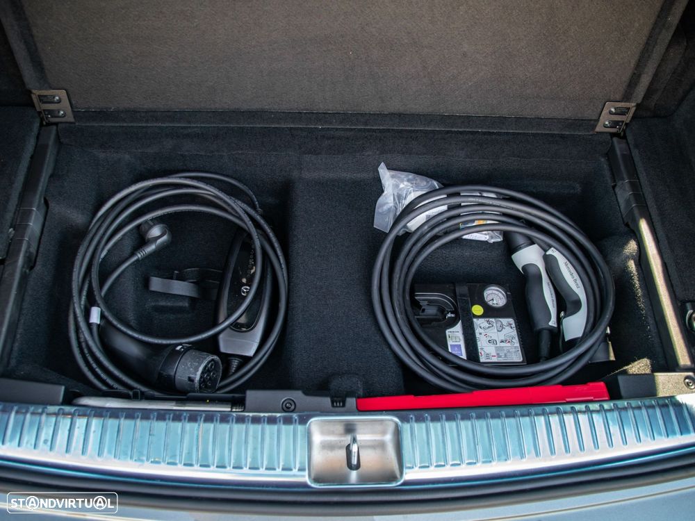 Mercedes-Benz E 300 de 9G-TRONIC AMG Line - 12