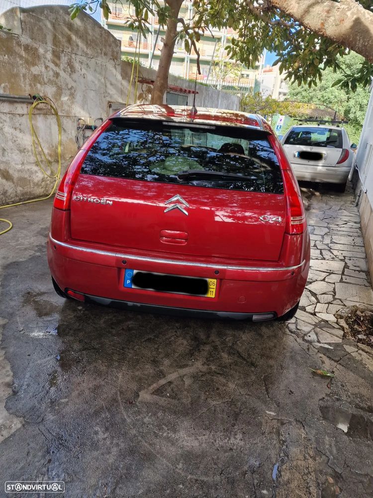 Citroën C4 1.6 HDi 110 Exclusive - 3