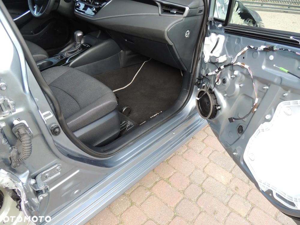Toyota Corolla 1.8 Hybrid Comfort - 14