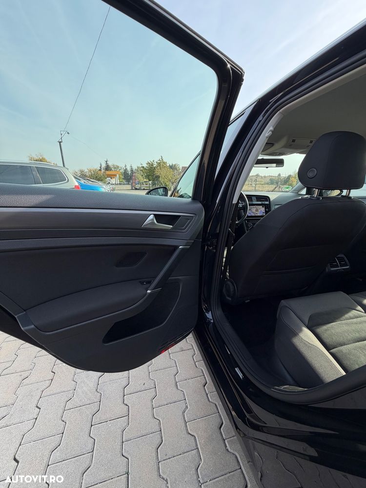 Volkswagen Golf - 17