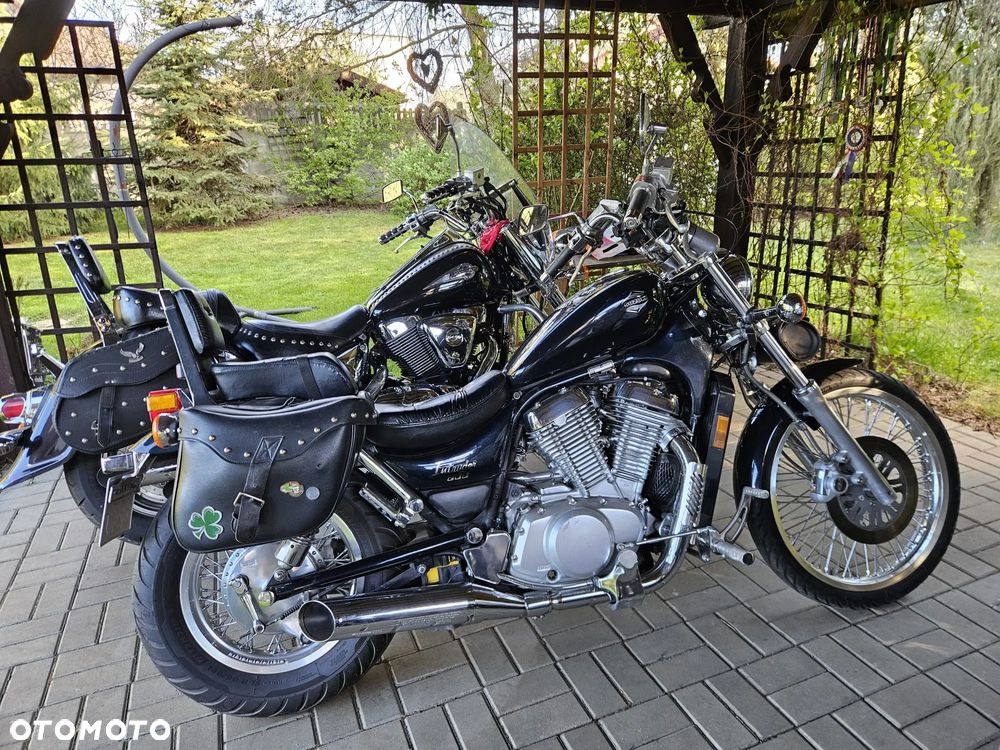 Suzuki Intruder - 8