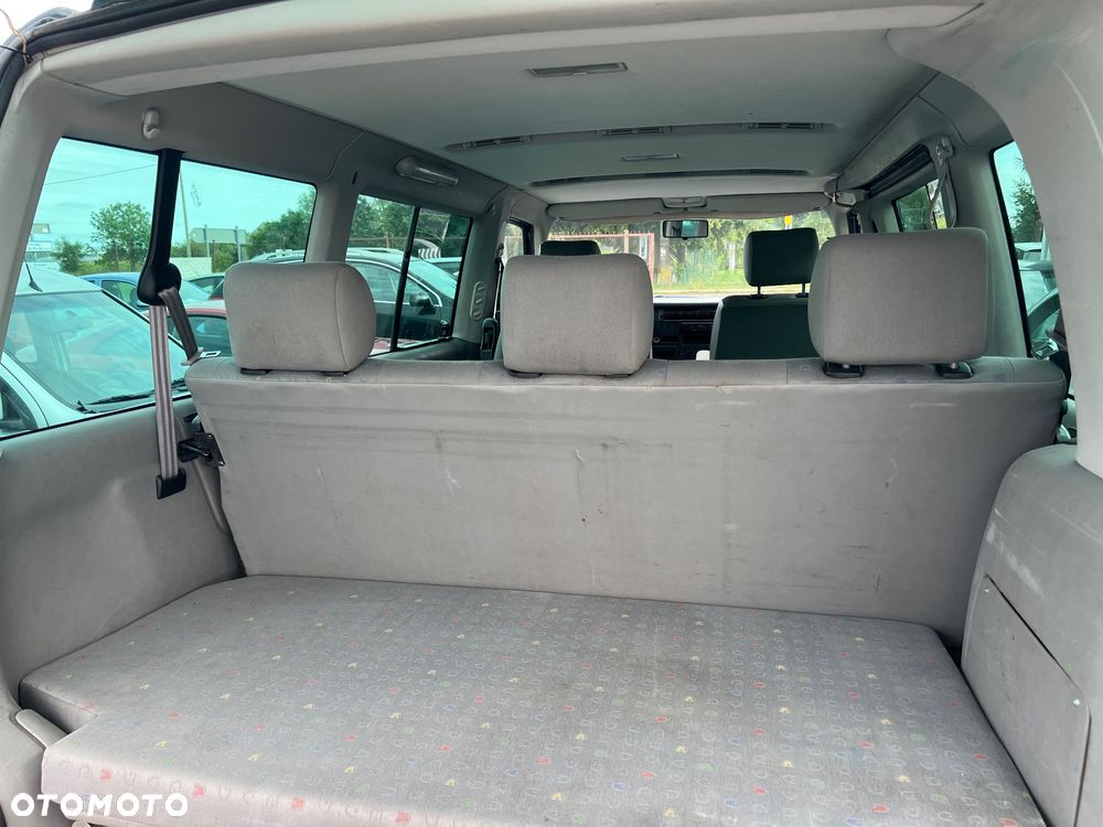 Volkswagen Multivan - 23