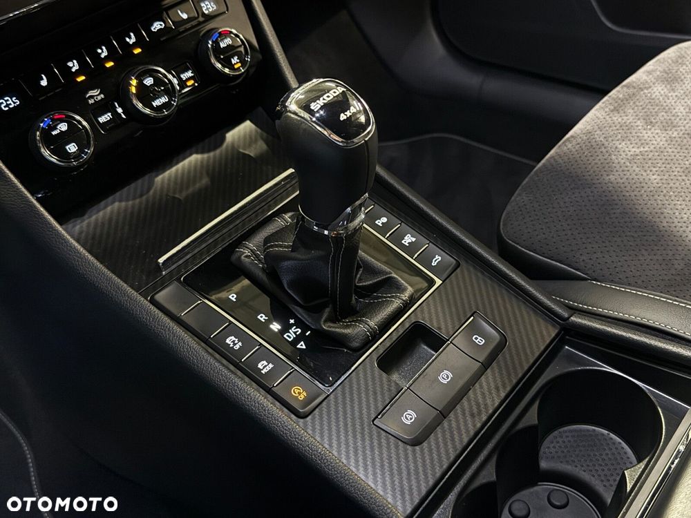 Skoda Superb 2.0 TSI 4x4 Sportline DSG - 31