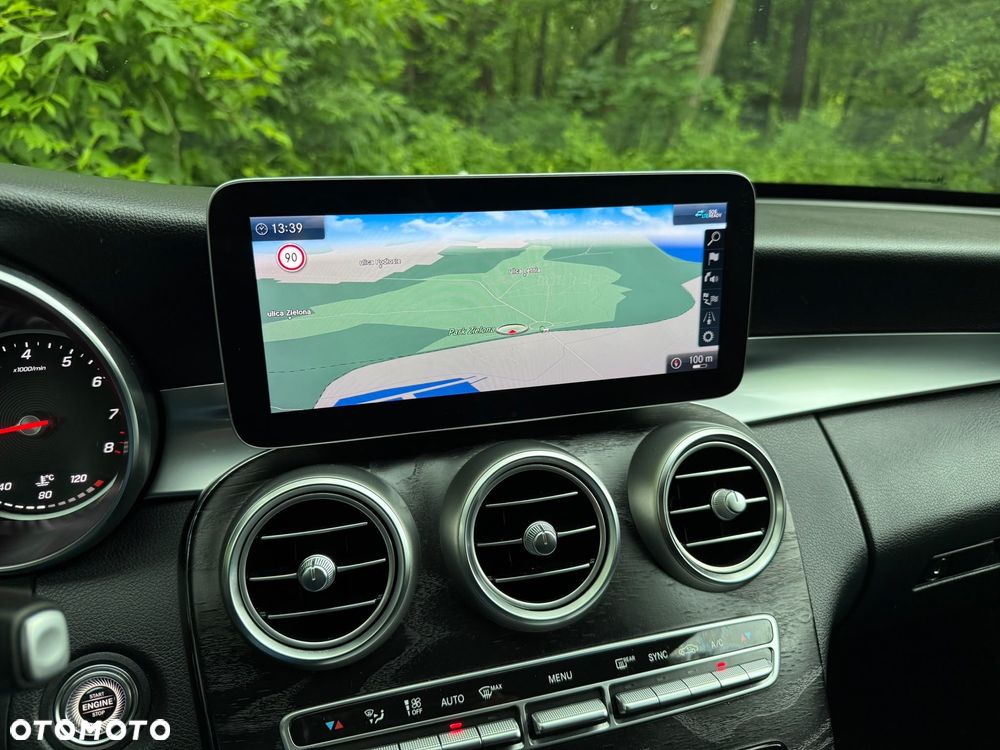 Mercedes-Benz Klasa C 300 9G-TRONIC - 19