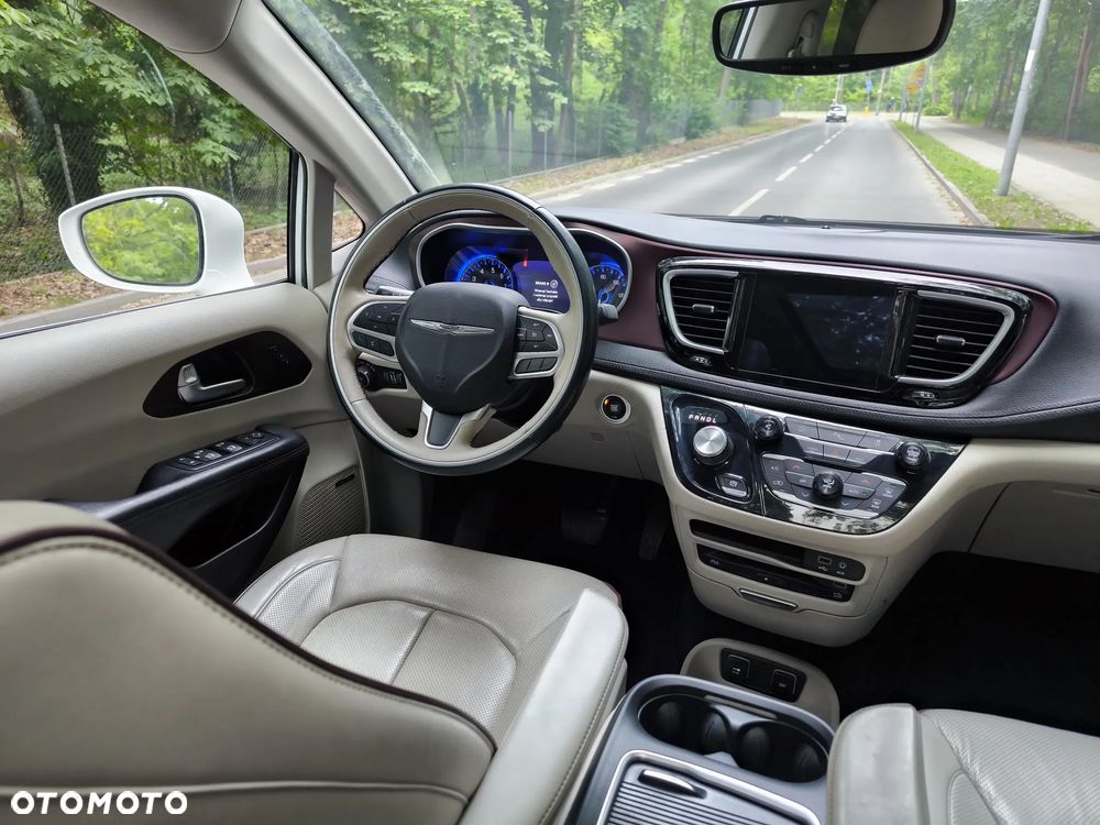 Chrysler Pacifica - 13