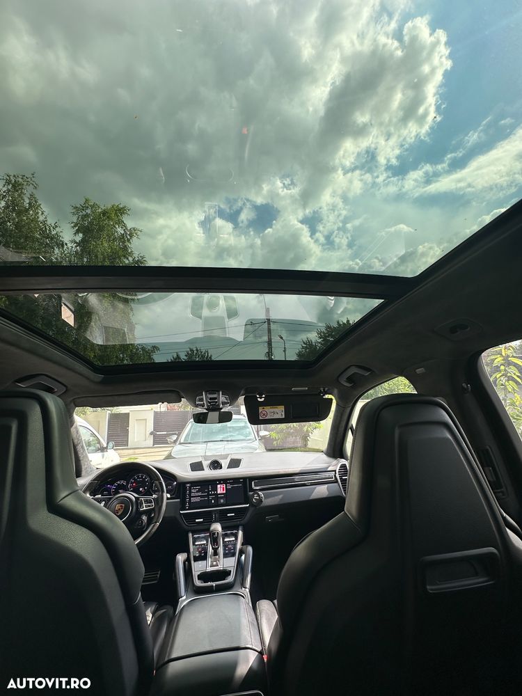 Porsche Cayenne Turbo - 9