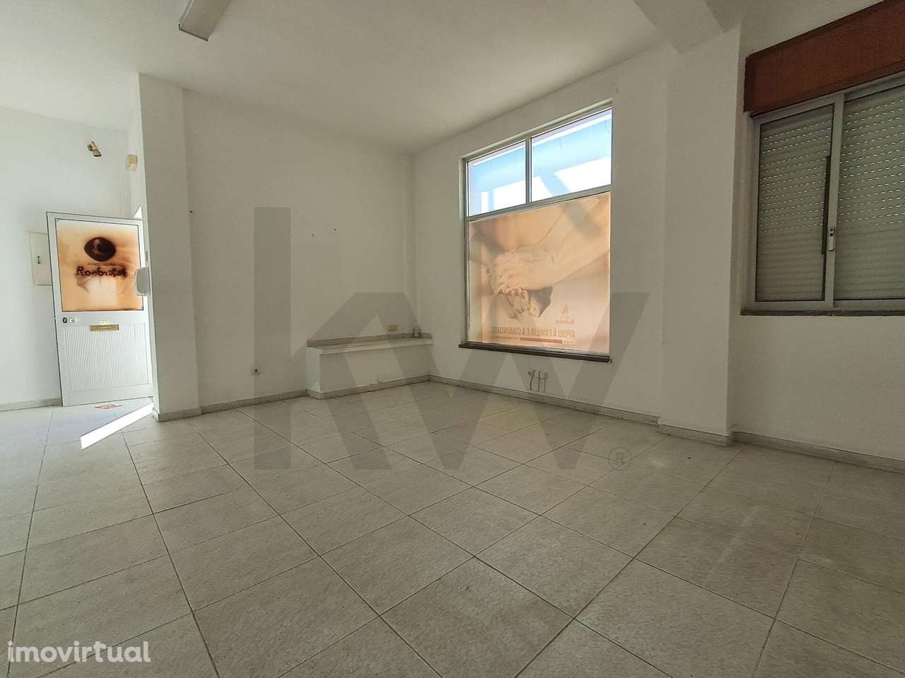 Loja com Grande Potencial para Comércio ou Serviços – Almeirim - Grande imagem: 2/21