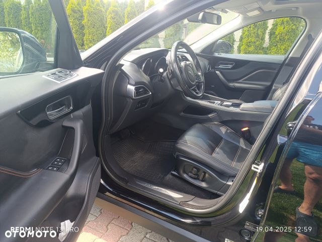 Jaguar F-Pace 25t AWD Prestige - 6