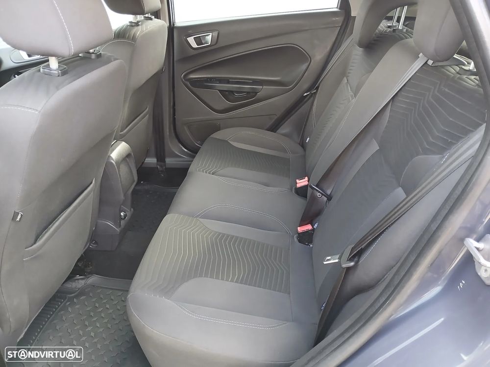 Ford Fiesta 1.0 T EcoBoost Titanium - 38