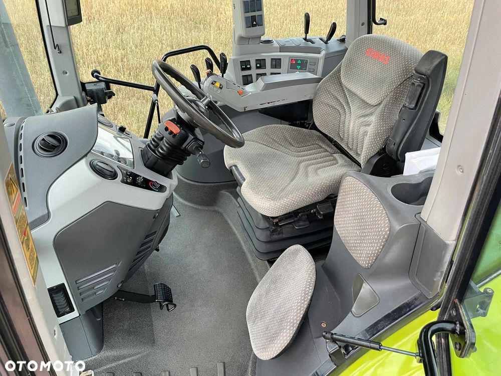 Claas Arion 640 - 12