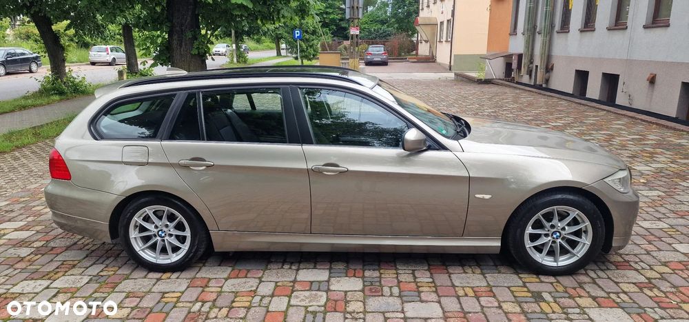 BMW Seria 3 320d DPF Edition Sport - 5