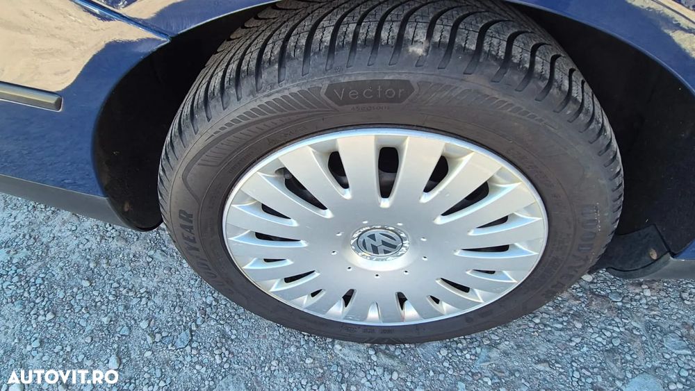 Volkswagen Passat Variant 2.0 TDI DPF Trendline - 19