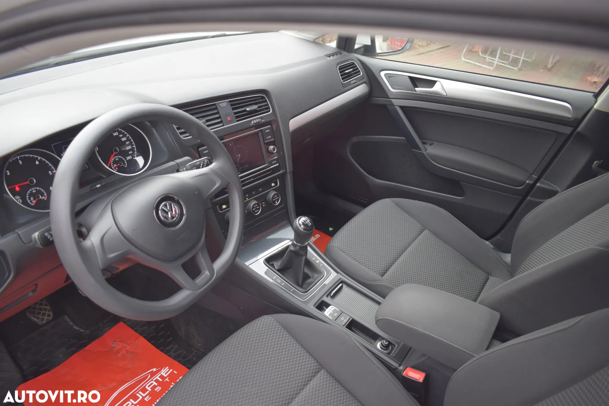 Volkswagen Golf 1.6 TDI Comfortline - 5