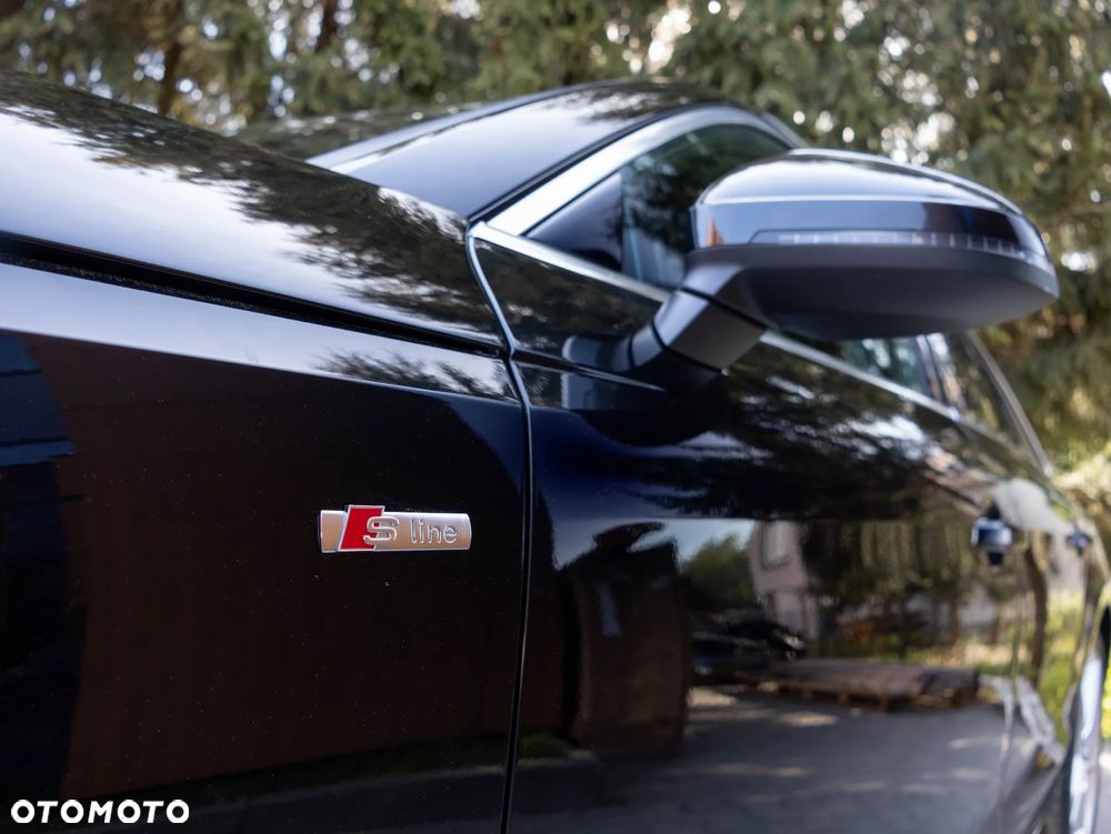 Audi A4 Avant 40 TDI quattro S tronic S line - 4