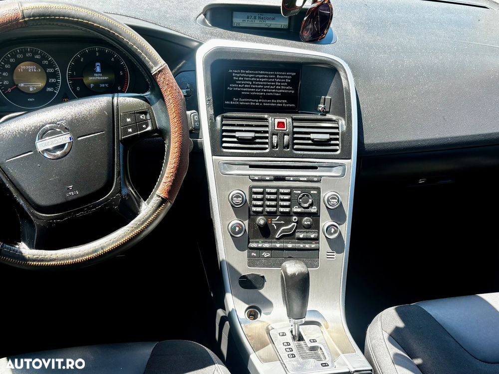 Volvo XC 60 2.4D AWD Aut. - 6