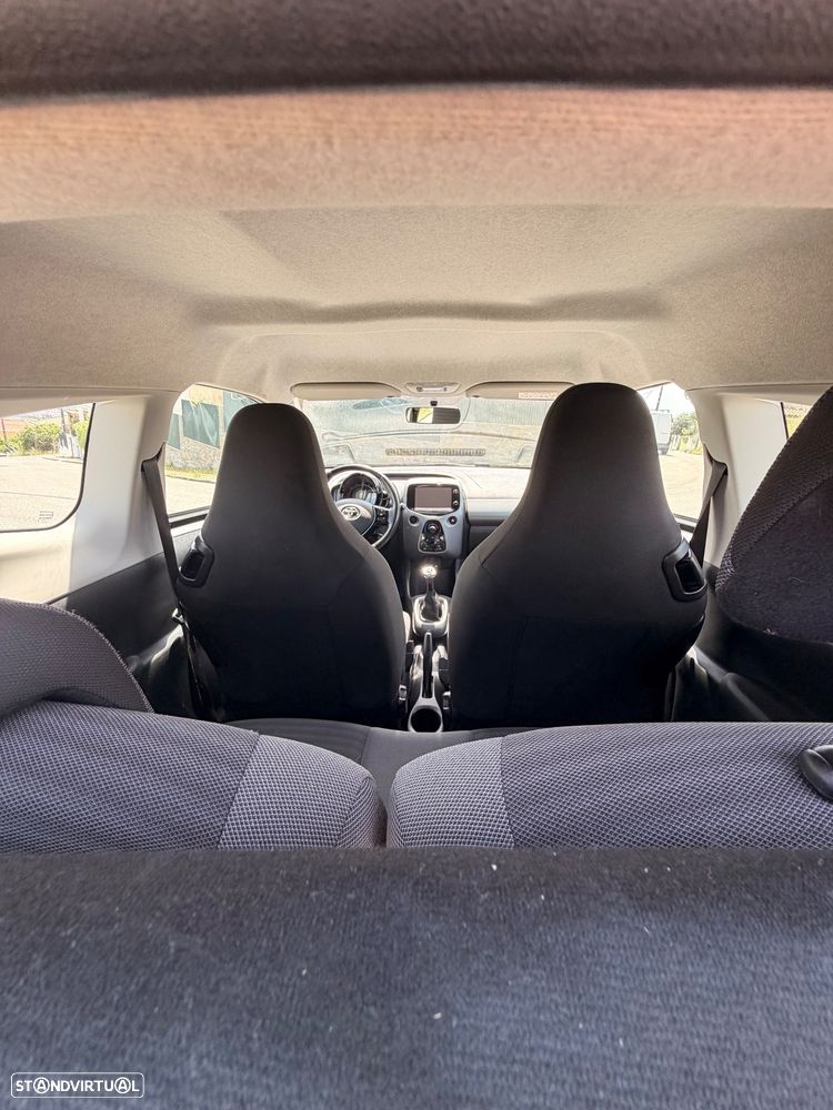 Toyota Aygo 1.0 X-Play Plus+X-Touch+TSS - 26