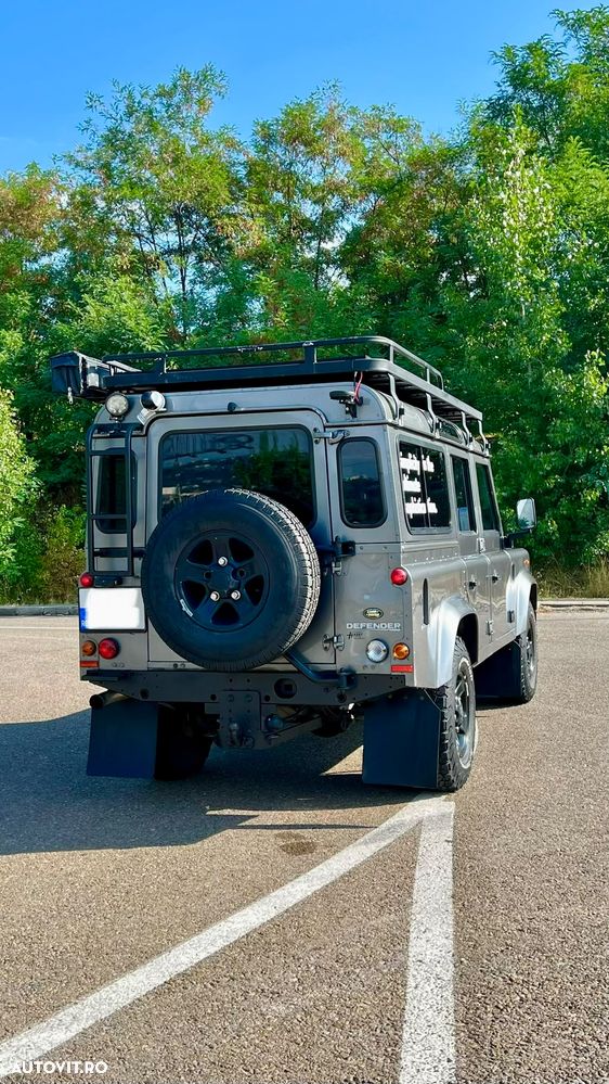 Land Rover Defender 110 S/W - 3