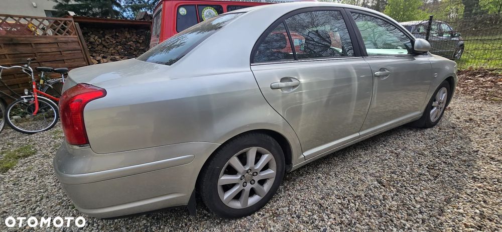 Toyota Avensis 2.0 VVT-i Sol - 12