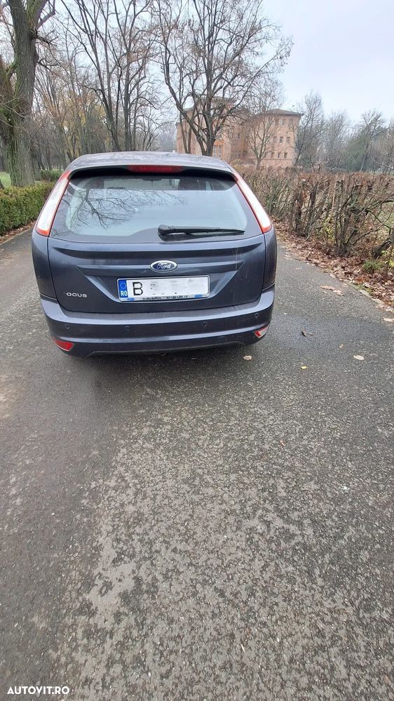 Ford Focus 1.4i Trend - 4
