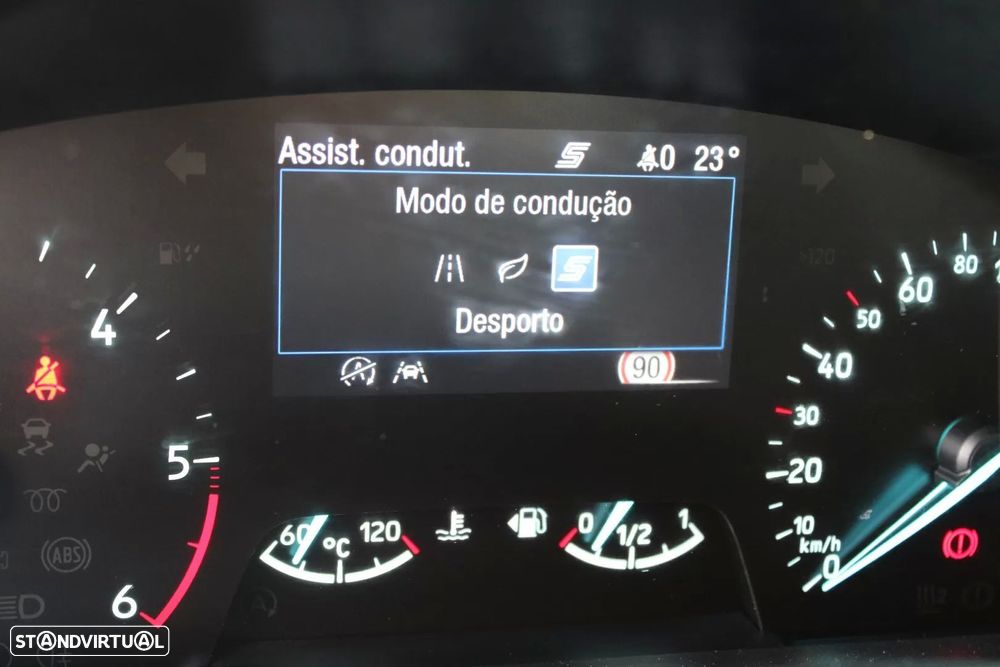 Ford Focus SW 1.5 TDCi EcoBlue ST-Line - 25