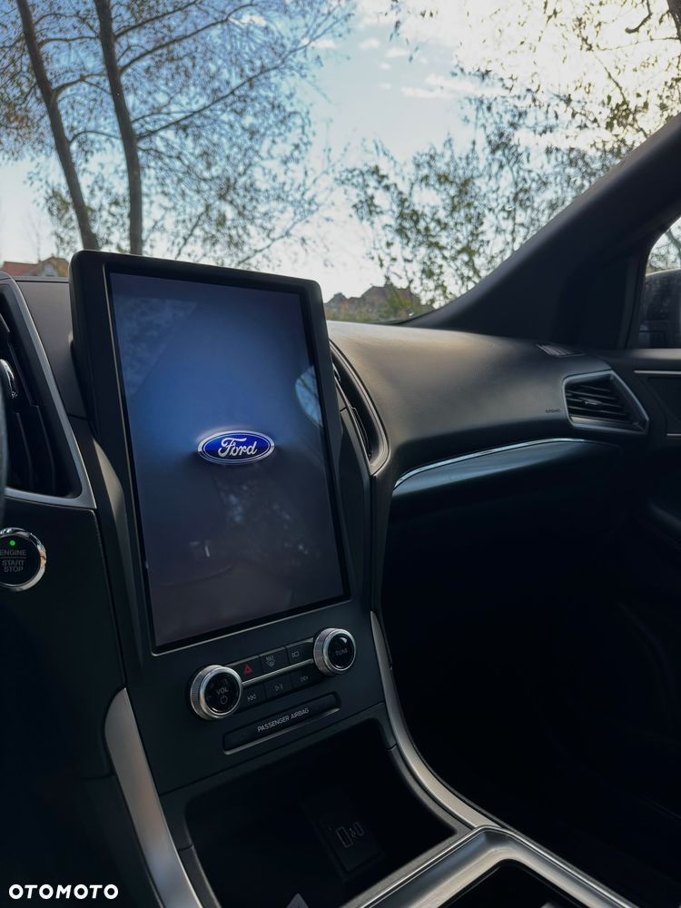 Ford Edge - 32