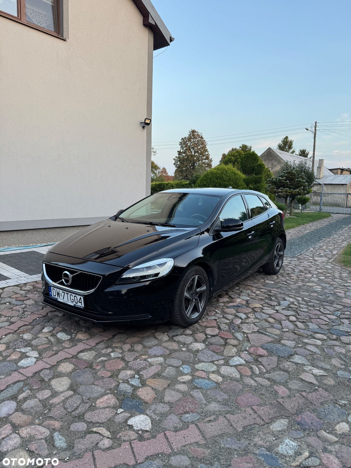 Volvo V40 D2 Drive-E R-Design Momentum - 1