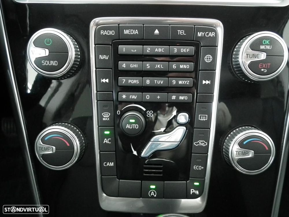 Volvo XC 60 2.0 D3 Dynamic Edition Geartronic - 22
