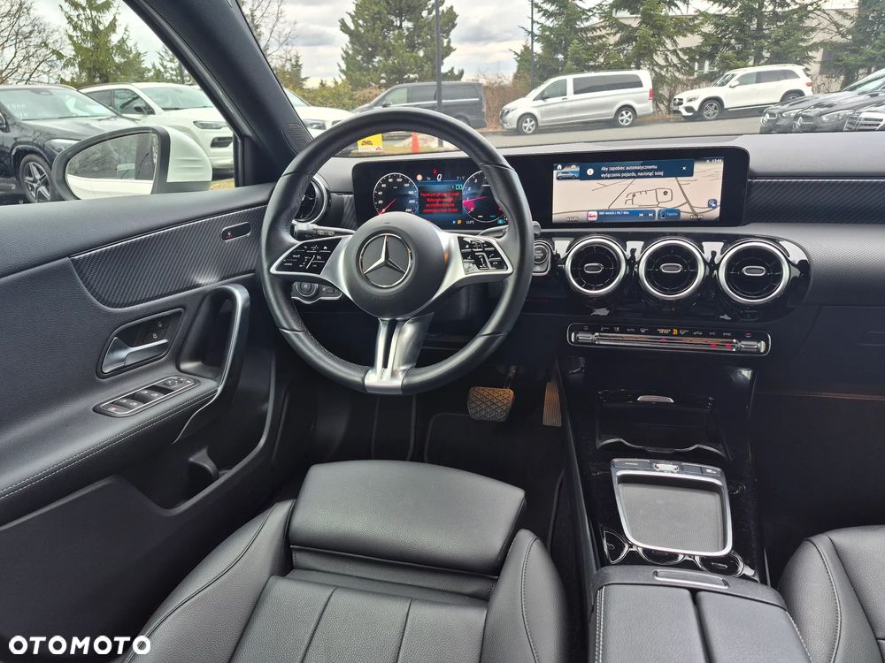 Mercedes-Benz Klasa A 200 7G-DCT - 24
