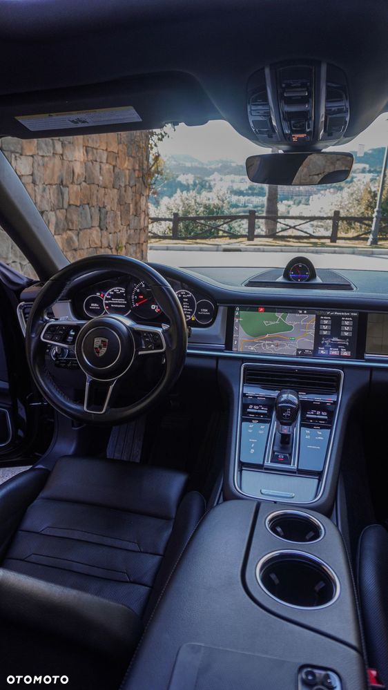 Porsche Panamera 4 - 3