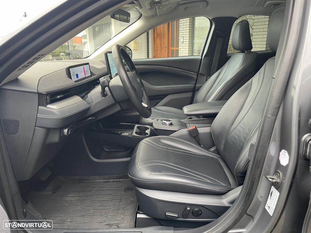 Ford Mustang Mach-E Standard - 24