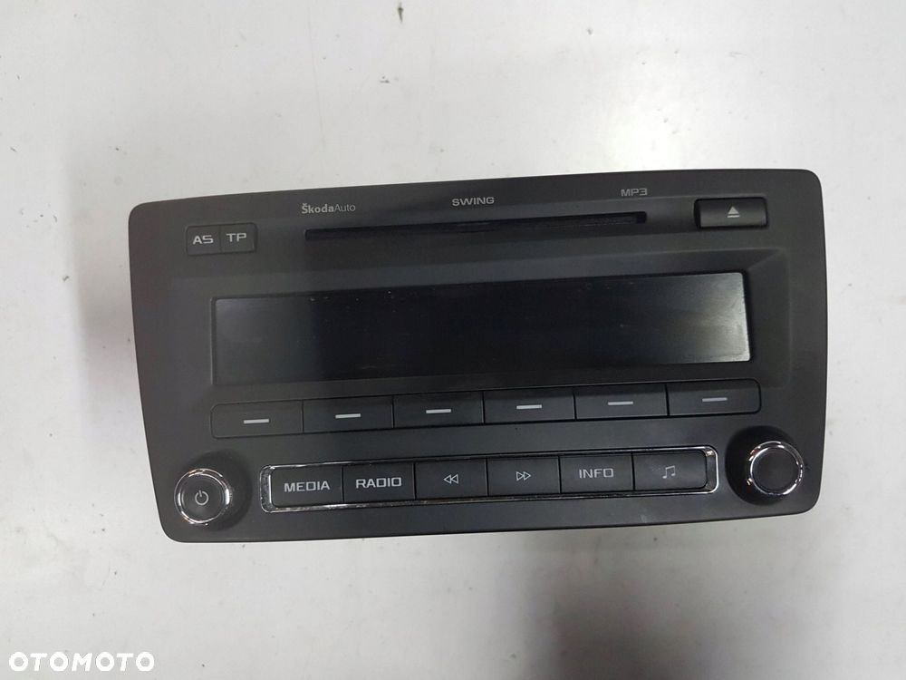 SKODA OCTAVIA 2 II LIFT 08-12r RADIO CD SWING 1Z0035161G - 1