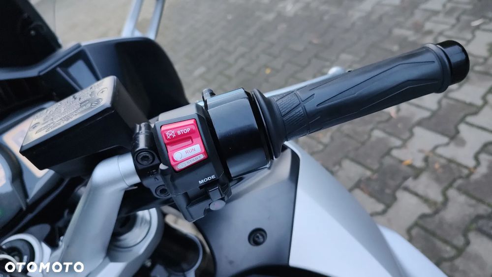 Yamaha FJR - 14
