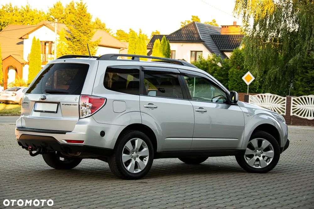 Subaru Forester 2.0X Exclusive - 17