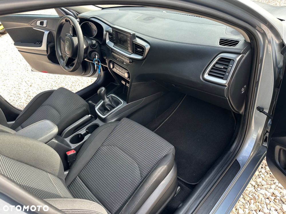 Kia Ceed 1.4 L - 14