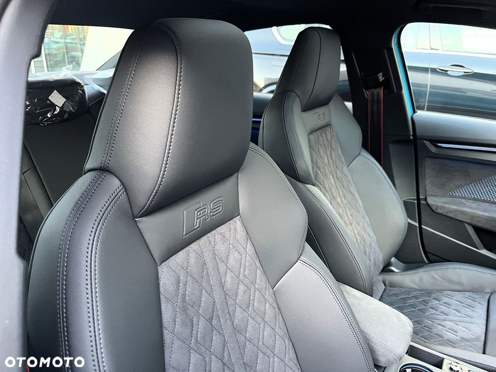 Audi RS3 Limousine - 16