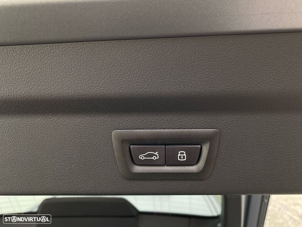 BMW iX2 eDrive20 Pack Desportivo M Pro - 21