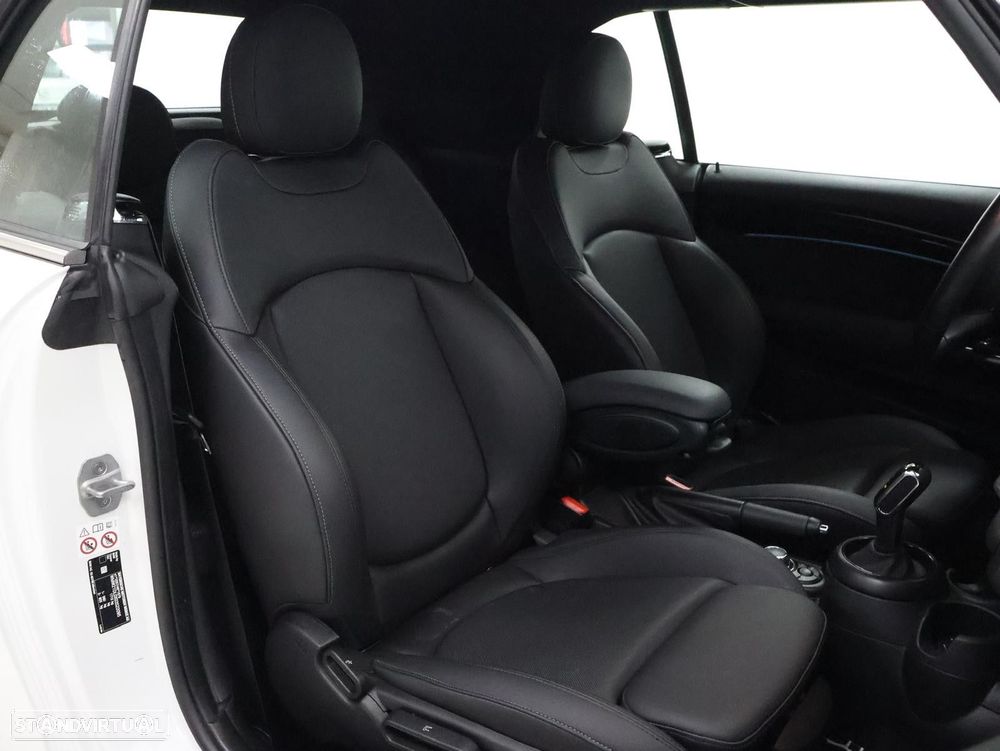 MINI Cabrio Cooper Auto - 29