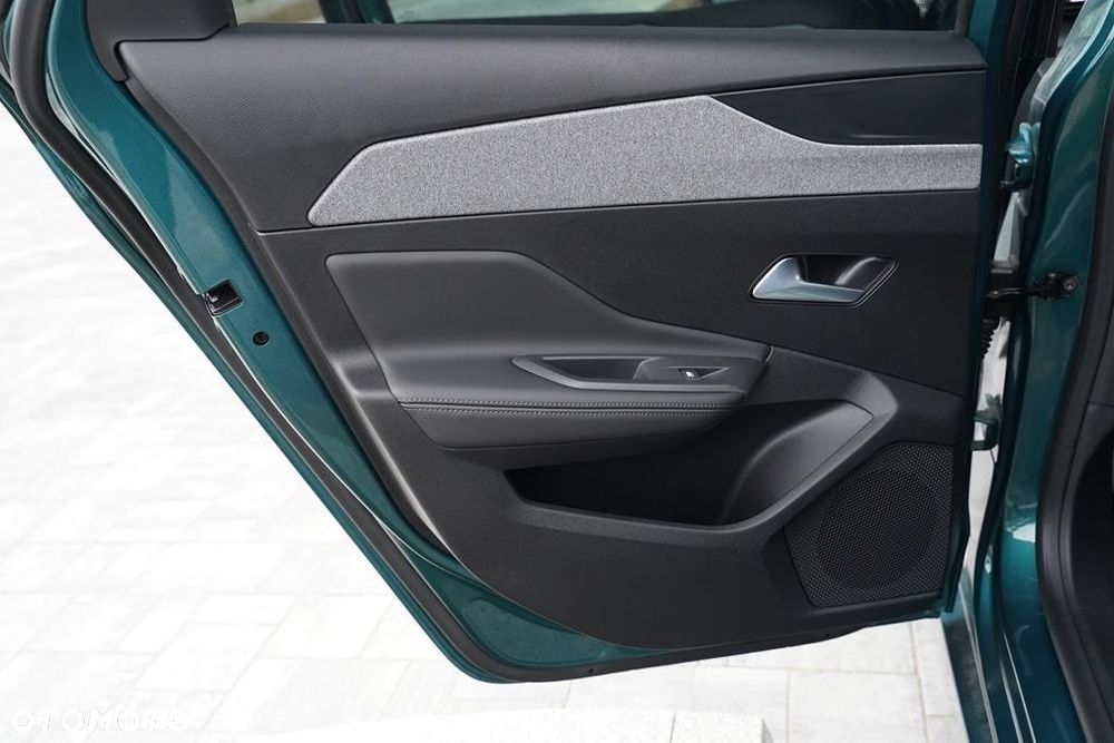 Peugeot 308 - 8