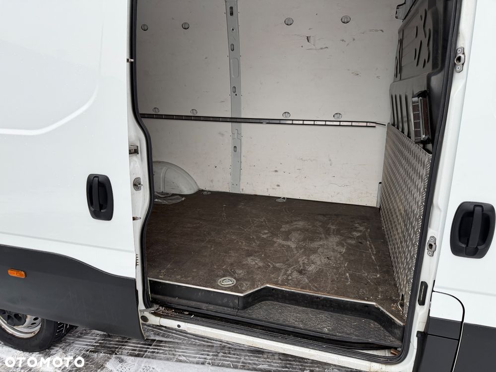 Iveco DAILY 35S16 L3H2 - 6