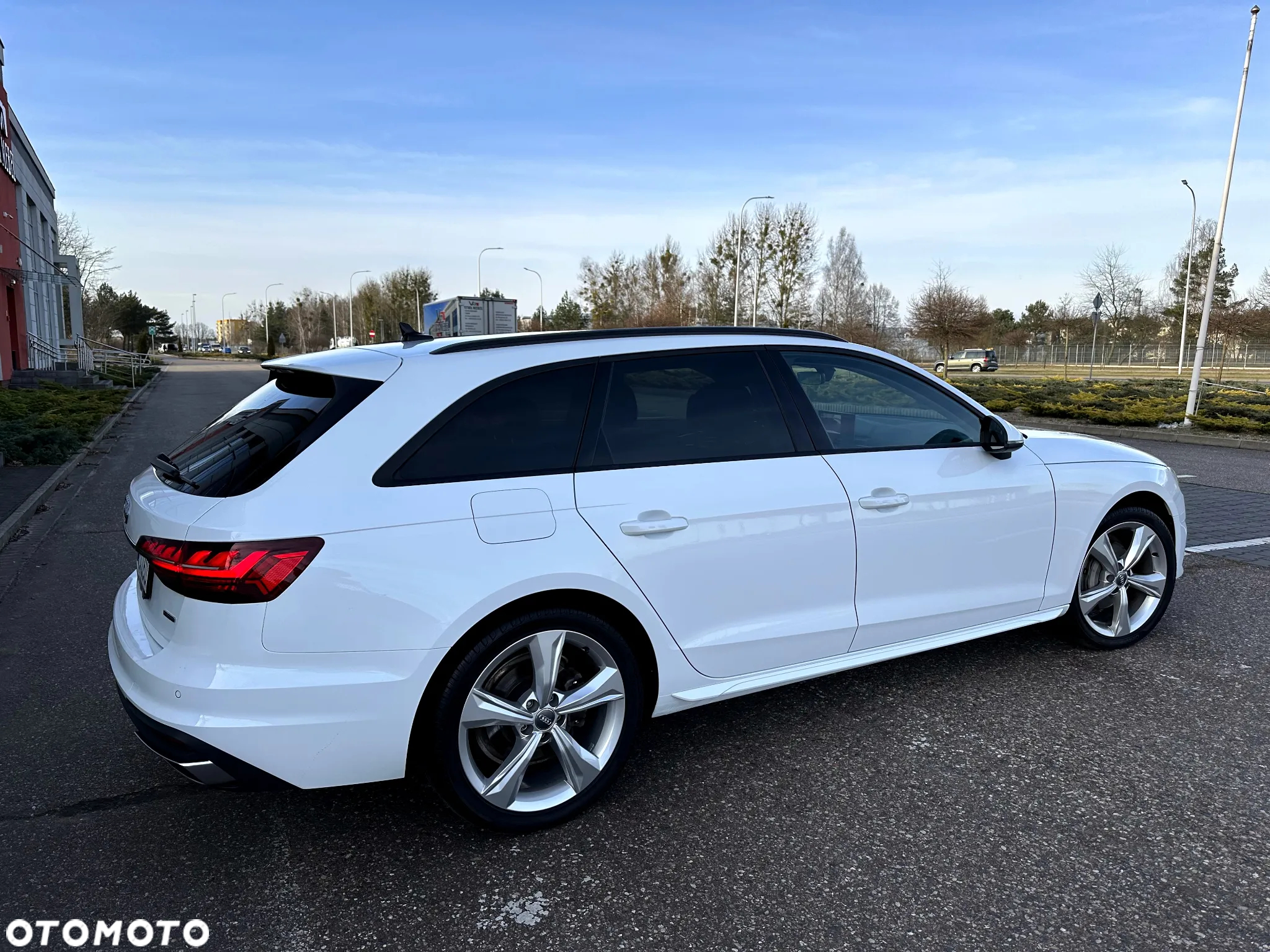 Audi A4 Avant 40 TDI quattro S tronic S line - 8