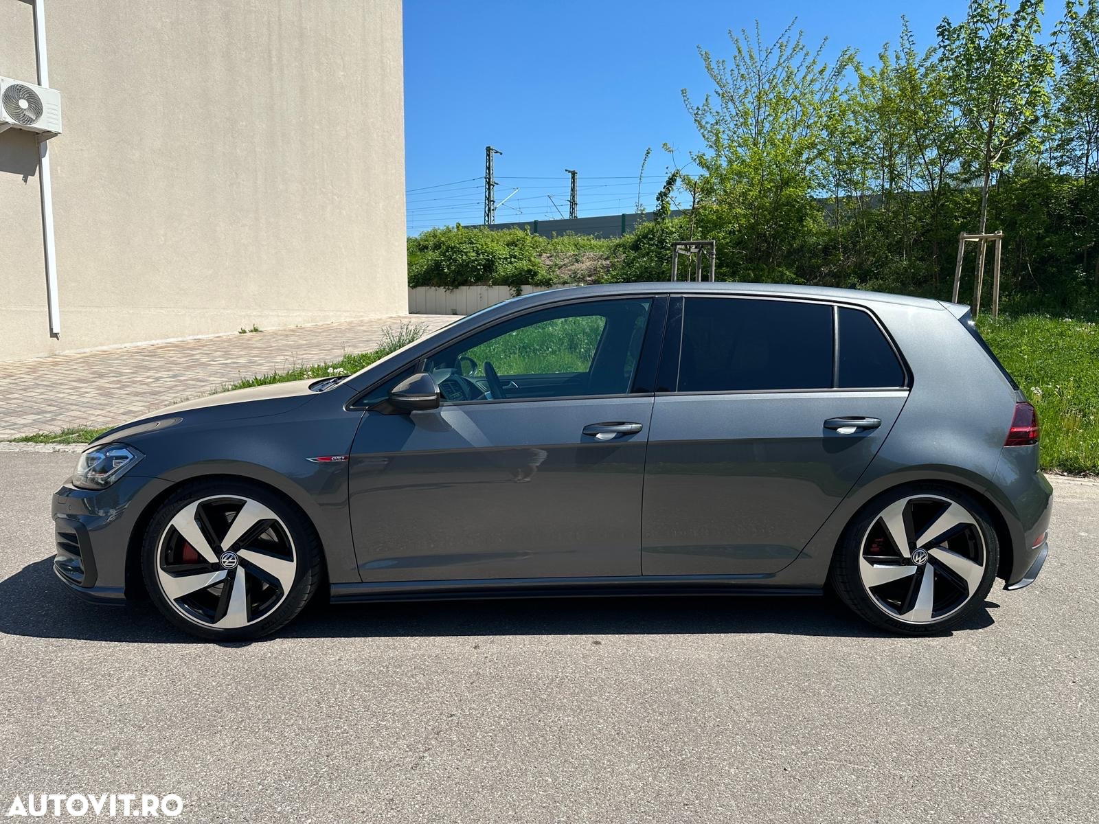 Volkswagen Golf 2.0 TSI GTI Performance - 2