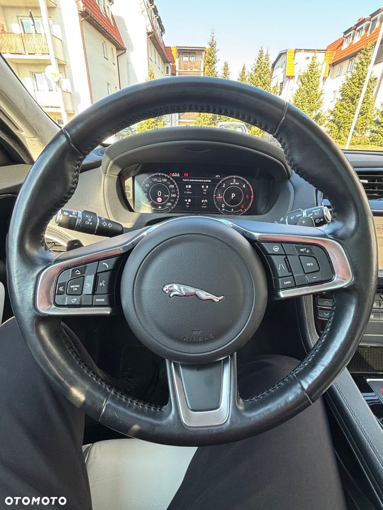 Jaguar F-Pace 2.0 i4D AWD Pure - 13